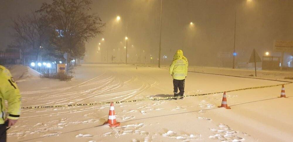 Aksaray-Konya Karayolunda görüş mesafesi 2 metreye kadar düştü