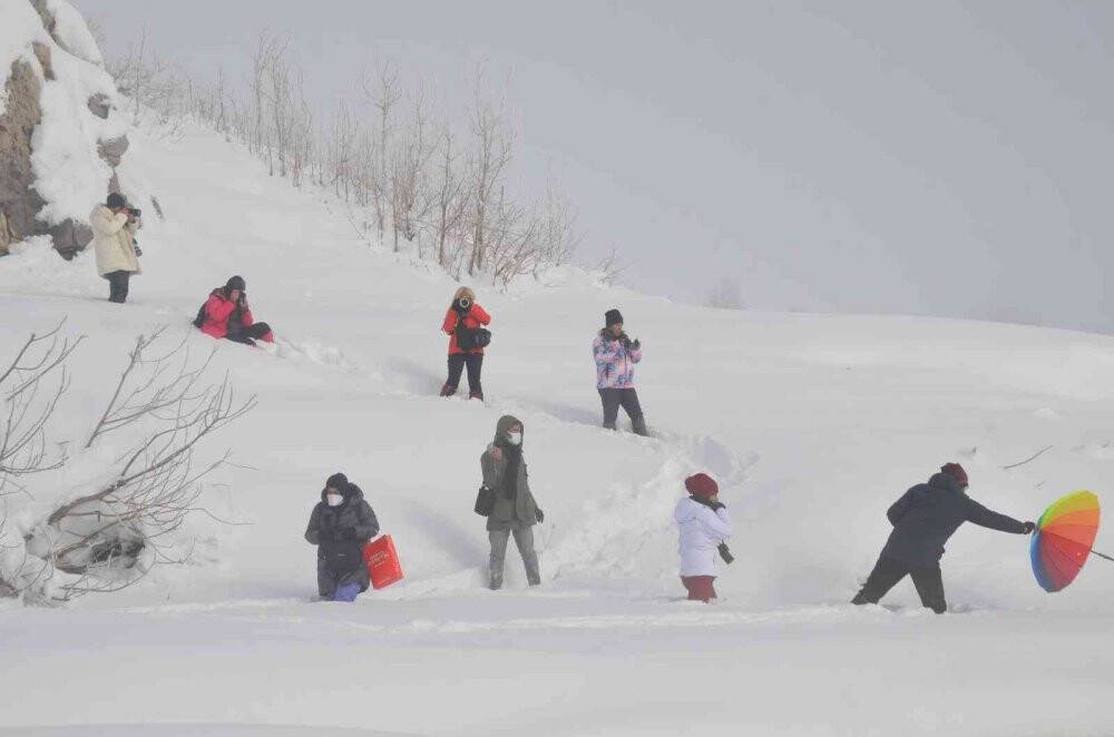 Fotoğraf sanatçıları kışın güzelliklerini fotoğrafladı