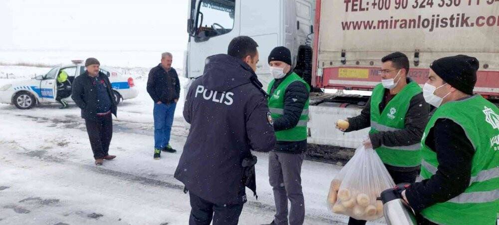 Karatay’da 24 saat kar mesaisi