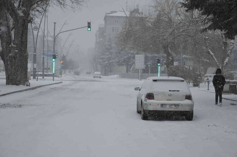 Konya Adana karayolu 16 saattir trafiğe kapalı