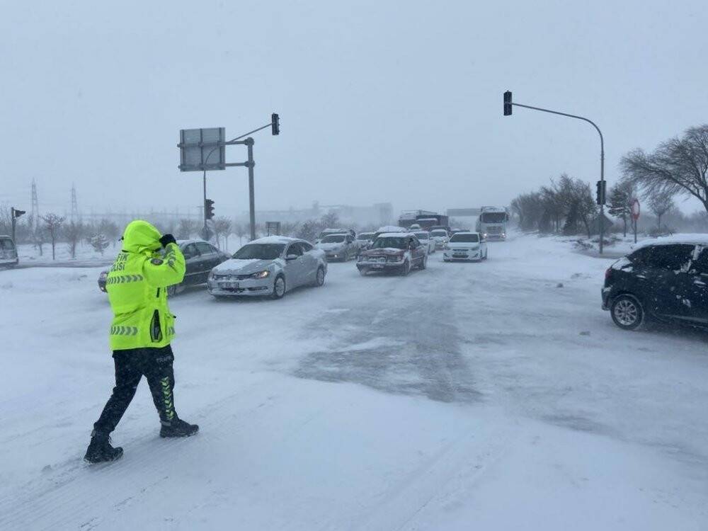 Konya’da Afyonkarahisar ve Karaman karayolları ulaşıma açıldı