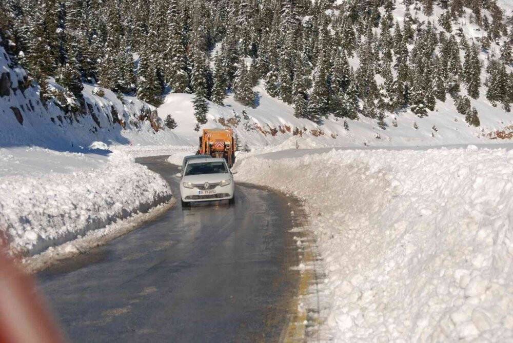 Antalya-Konya karayolunda kar esareti sona erdi