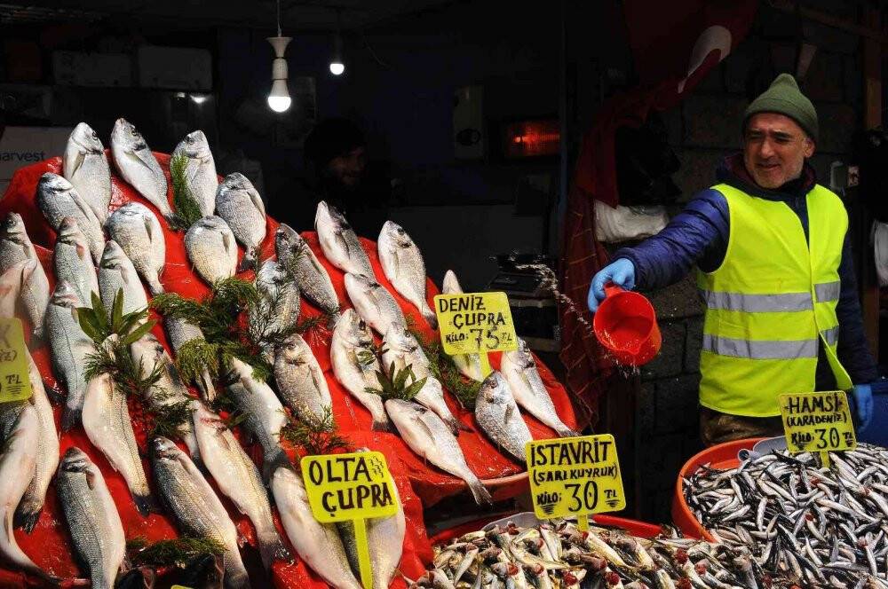 Fiyat artışları vatandaşı balığa yöneltti