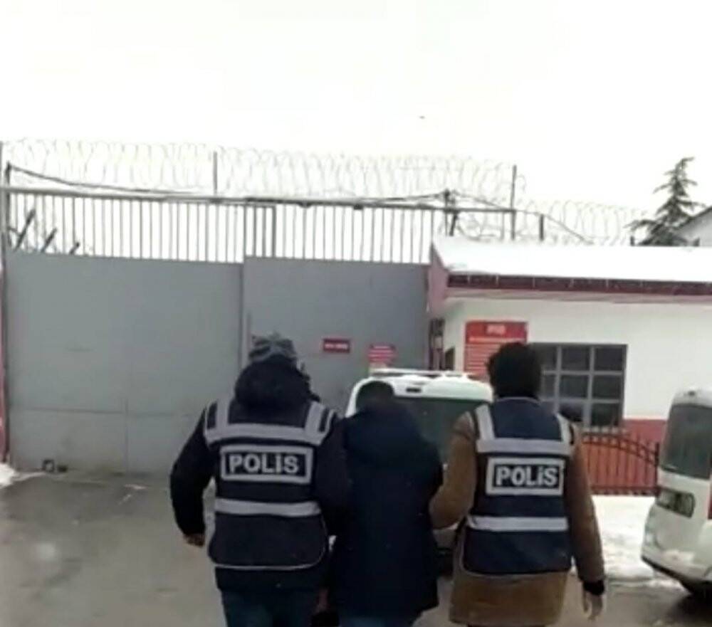 Konya’da 35’er yıl kesinleşmiş hapis cezası bulunan 2 kişi yakalandı