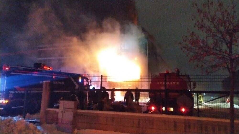 Konya'da sünger fabrikasında çıkan yangın söndürüldü