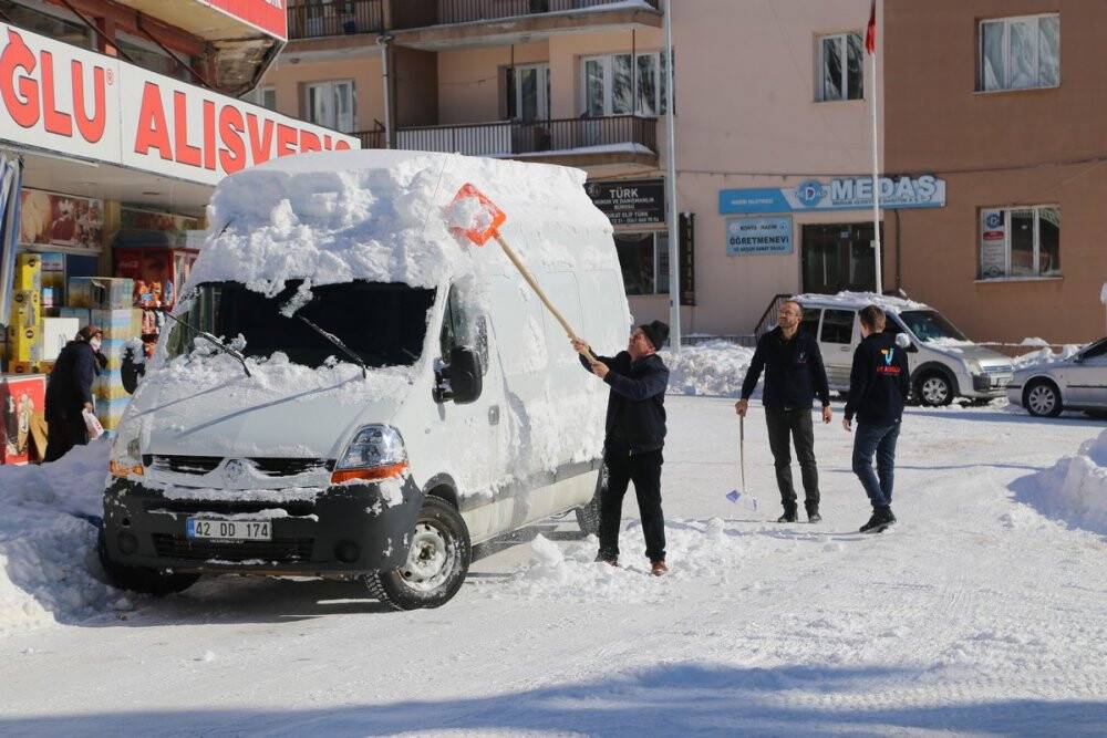 Konya’nın Hadim ilçesinde kar kalınlığı 1 metreyi geçti