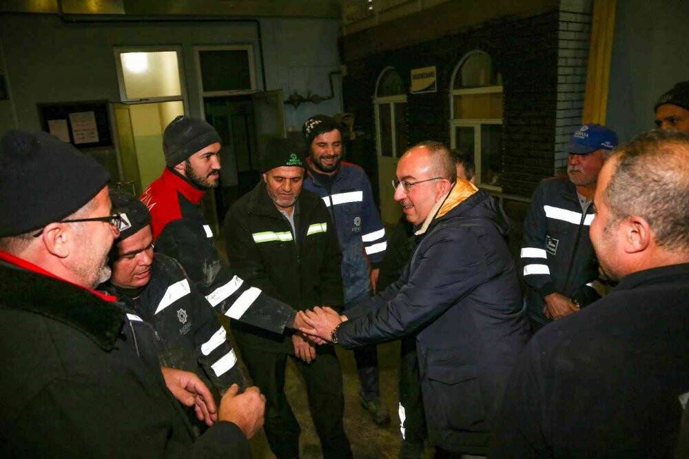 Meram’da yoğun kar mesaisi