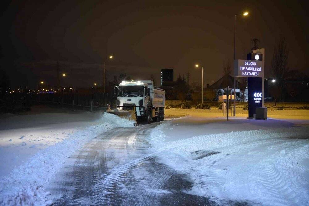 Selçuklu’da kar mesaisi