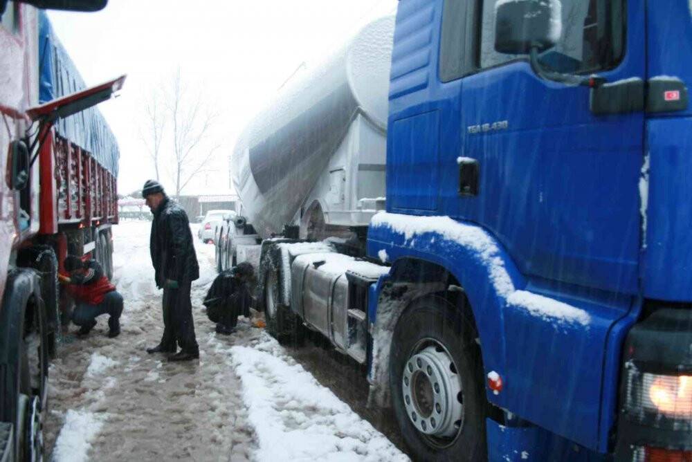 Antalya-Konya karayolu tüm araçlara kağatıldı