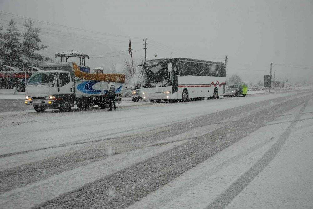 Antalya-Konya karayolu tüm araçlara kağatıldı