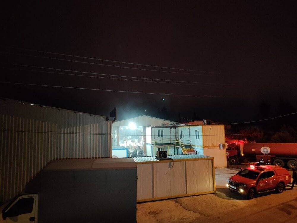 Mobilya atölyesindeki yangın korkuttu