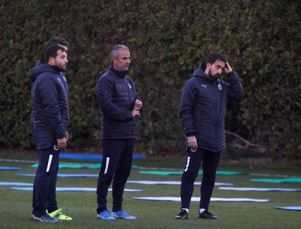 Fenerbahçe Antalya’da ilk antrenmanını gerçekleştirdi