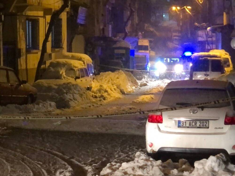 Gaziantep’te sokak ortasında silahlı saldırı: 2 yaralı