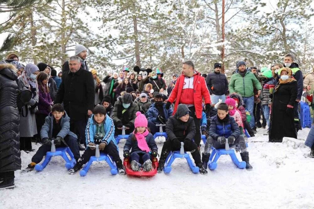 Kızak Şenliği’nde renkli görüntüler ortaya çıktı