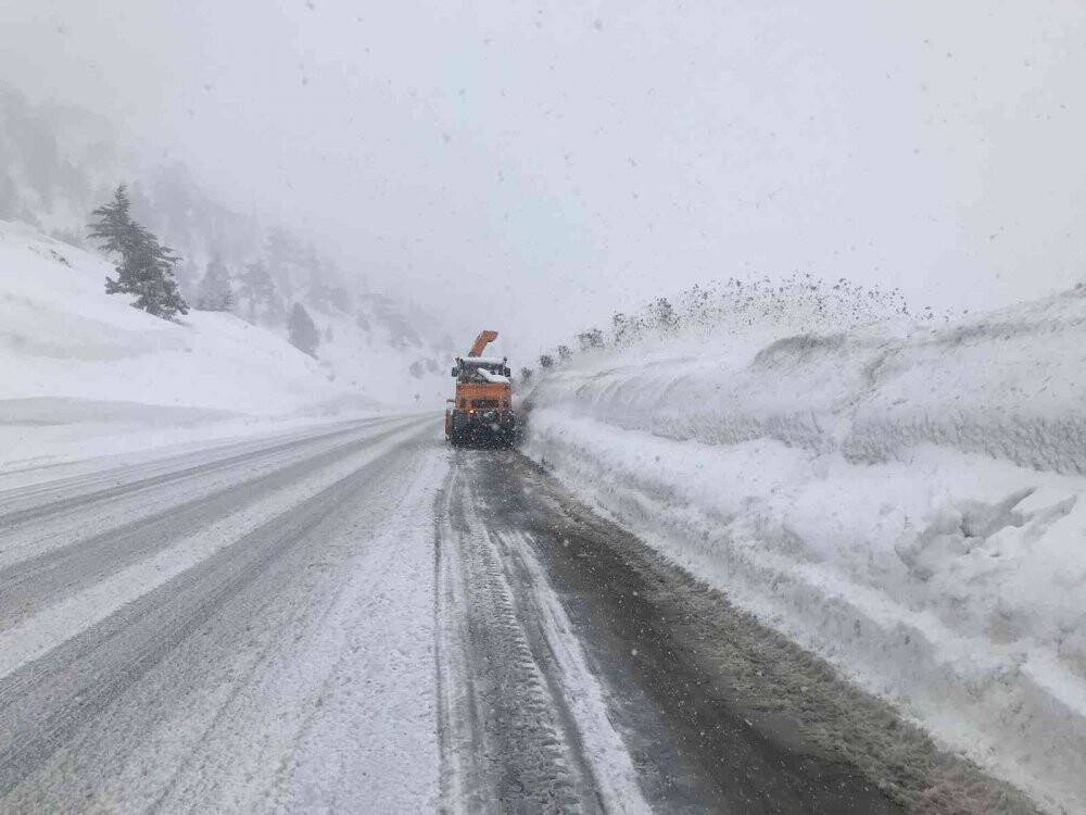 Konya-Antalya karayolu 21 saat sonra trafiğe açıldı