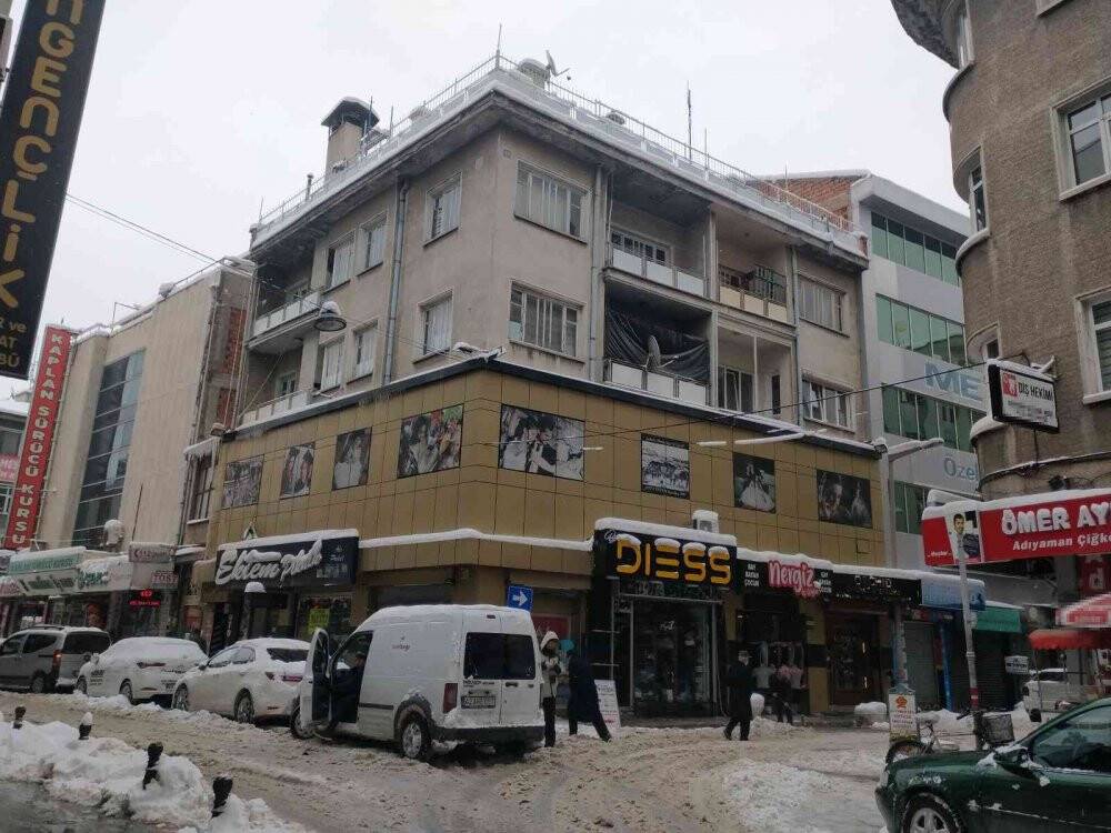 Konya’da apartmanın çatı katında yangın
