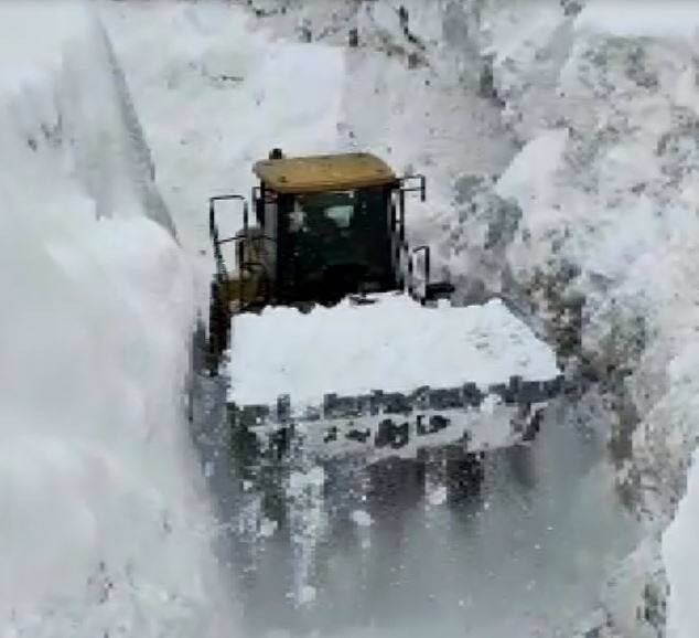 3 günde açılan 1,5 kilometrelik yol 3 saatte kapandı
