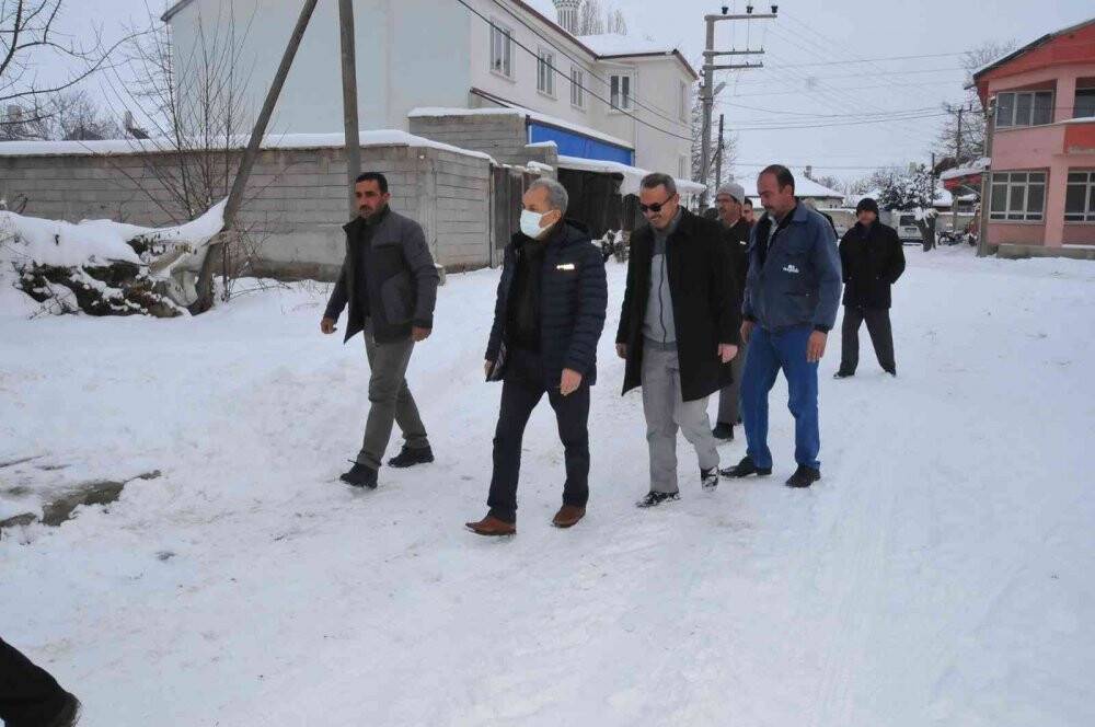 Akşehir’de kar temizliği çalışmaları 7/24 devam ediyor