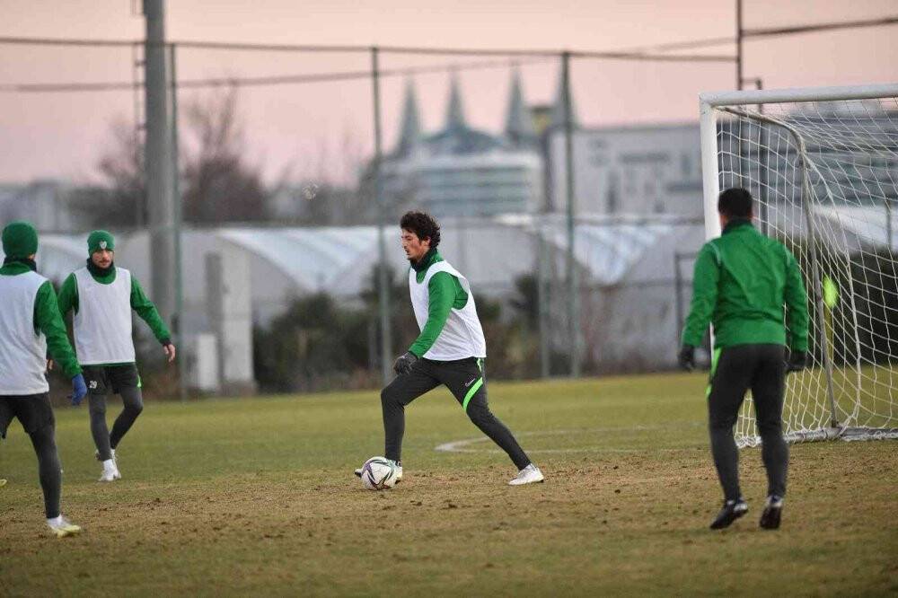 Bursaspor, Antalya kampında çift kale maç yaptı