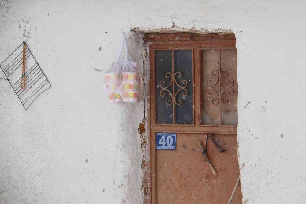 Konya’da sıcak aş bekleyenlerin yardımına off-road pilotları yetişti