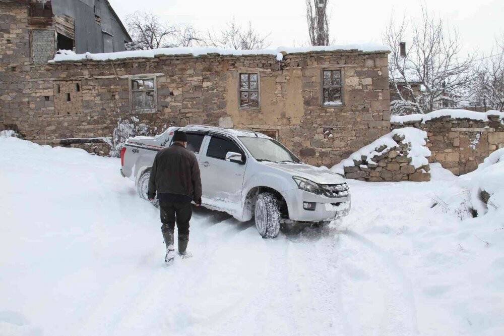 Konya’da sıcak aş bekleyenlerin yardımına off-road pilotları yetişti