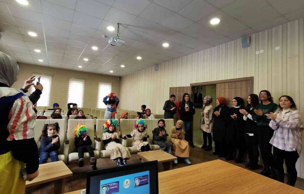 Mülteci çocuklar gönüllerince eğlendi