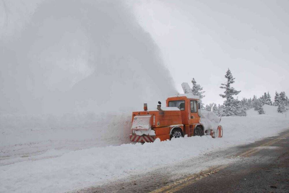 Konya -Antalya yolunda kar temizliği