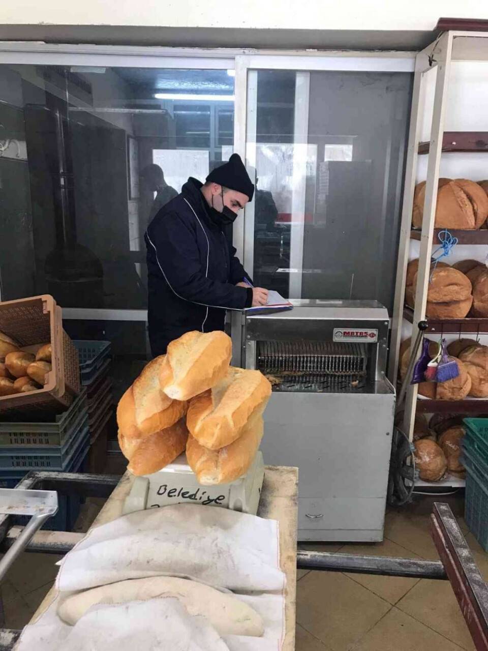 Akşehir’de zabıta ekipleri fırın denetimlerini sürdürüyor