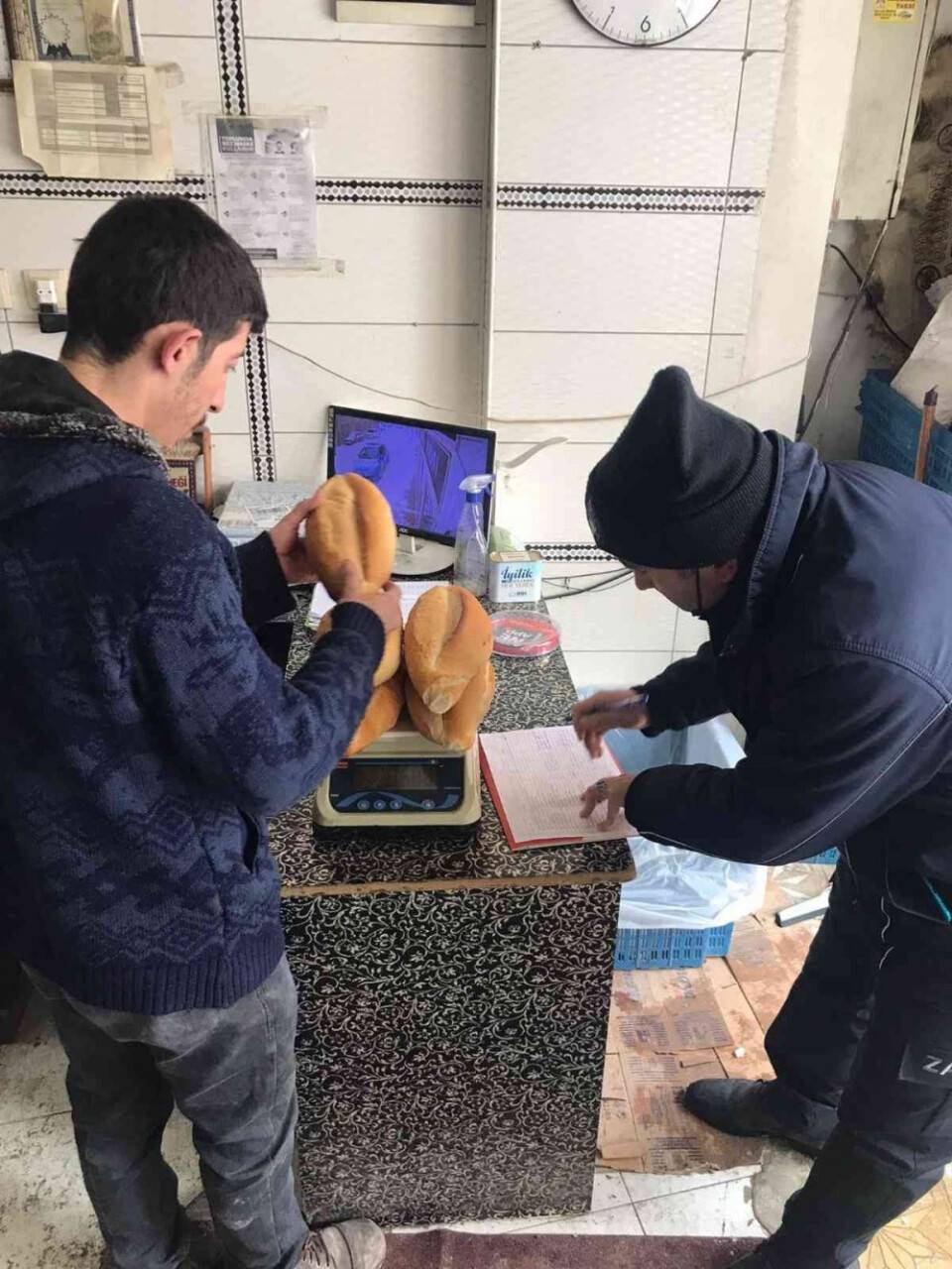 Akşehir’de zabıta ekipleri fırın denetimlerini sürdürüyor