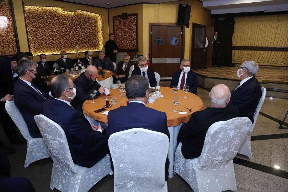 Büyükkılıç esnafla buluştu, çözüm sundu