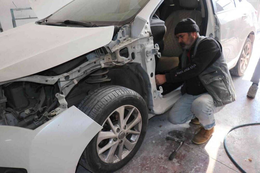 Malatya’daki oto sanayilerde kar yoğunluğu