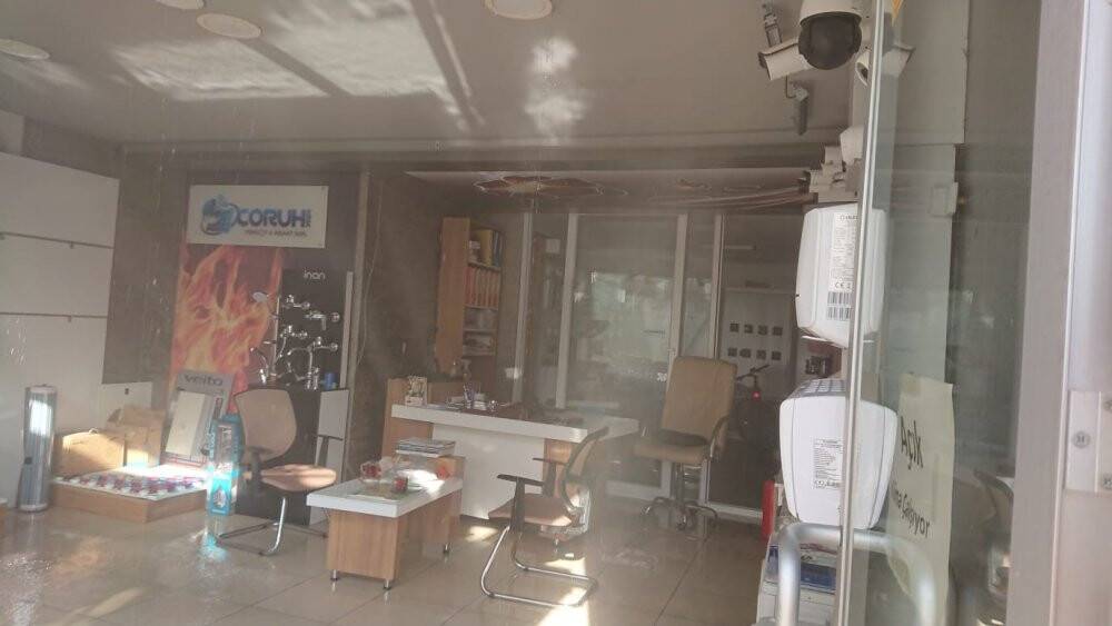 Yangında iş yerine ait asma kat kullanılamaz hale geldi