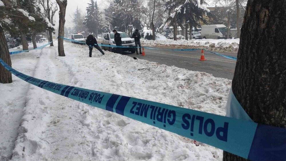 Çarptığı yayayı kontrol için gelmiş, otobüs sürücüsünün yardım ettiğini görünce kaçmış