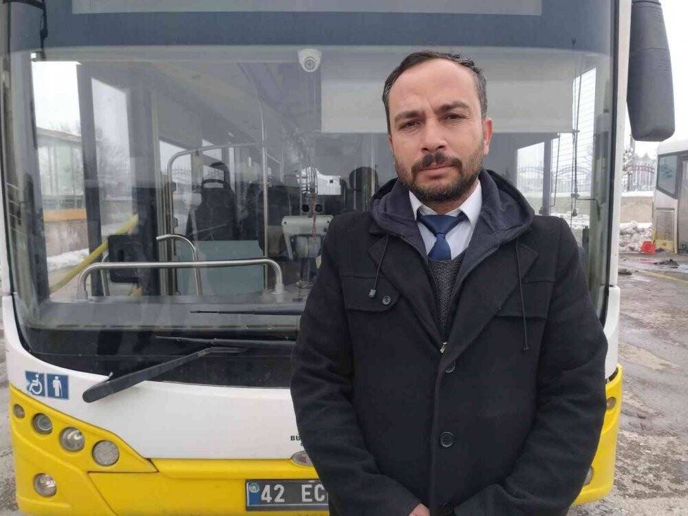 Çarptığı yayayı kontrol için gelmiş, otobüs sürücüsünün yardım ettiğini görünce kaçmış