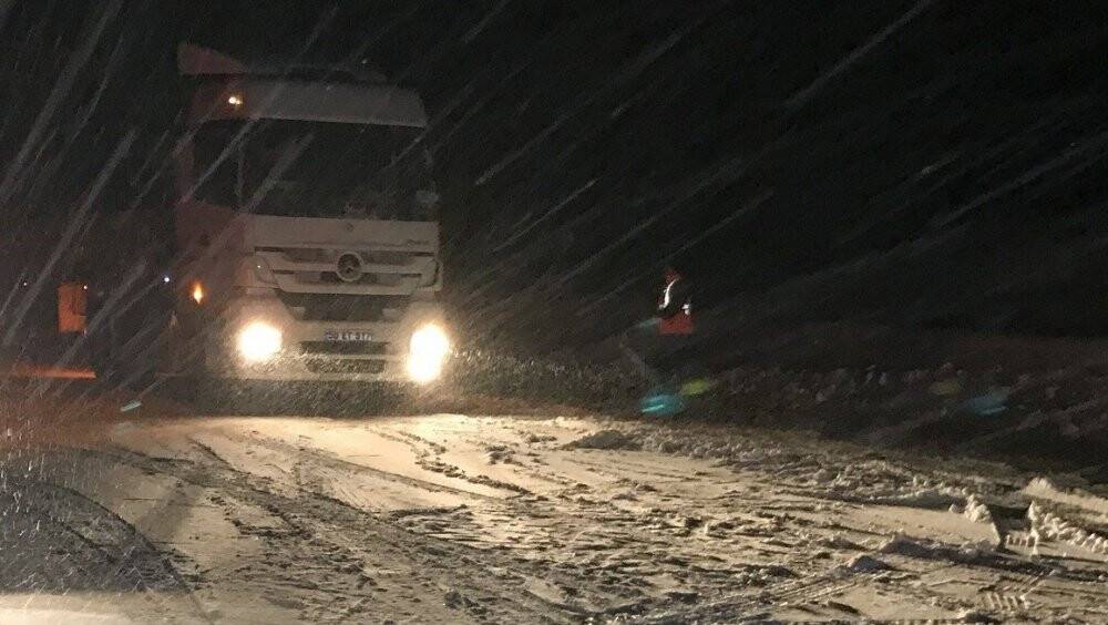 Antalya-Konya karayolu tırların geçişine kapatıldı