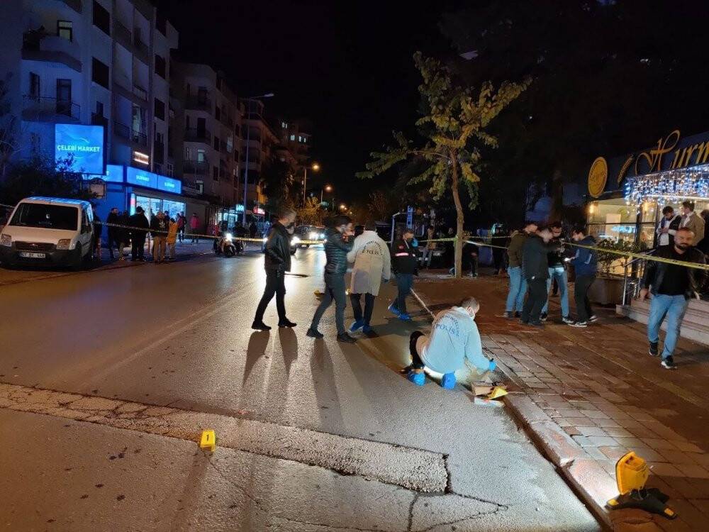 Barışmak için geldi, kafe çıkışında silahla vuruldu
