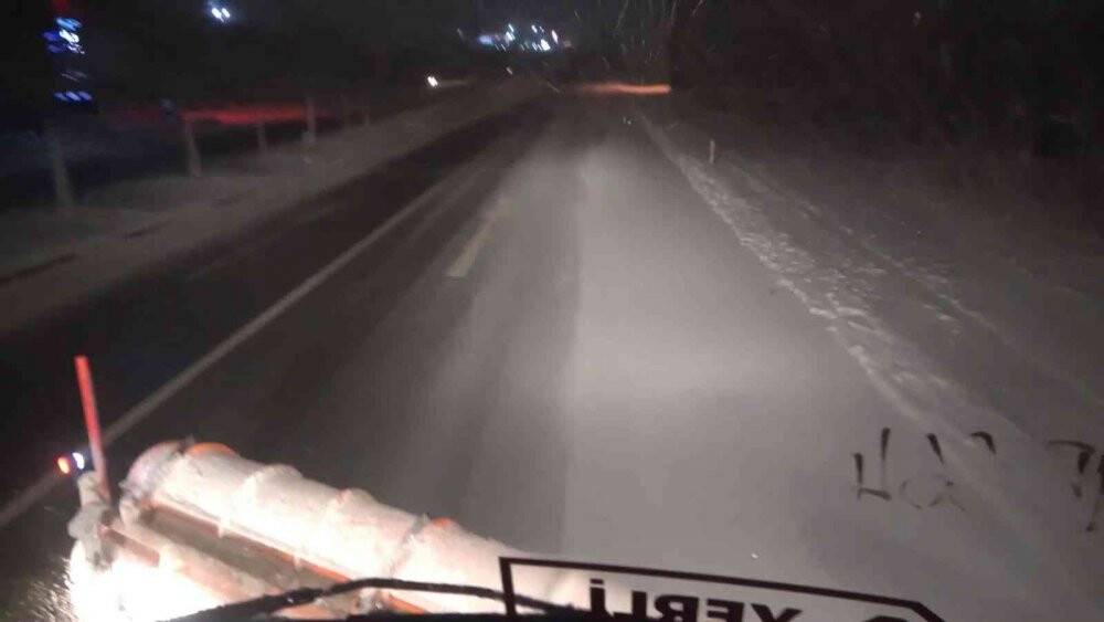 Kilit kavşak Kırıkkale’de kar yağışı yeniden başladı: Karayollarından üst düzey tedbir