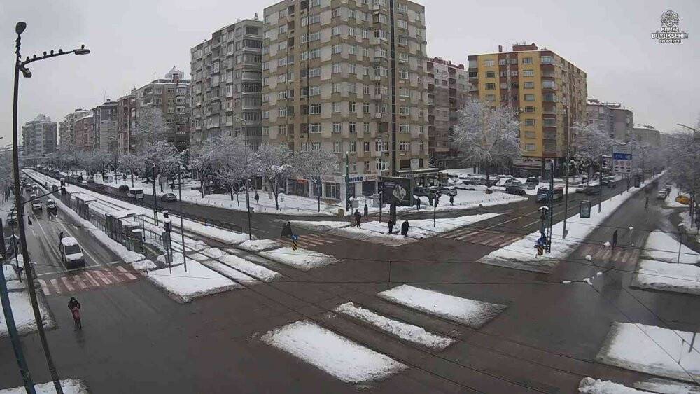Konya’nın kar güzelliği şehir kameralarından izleniyor