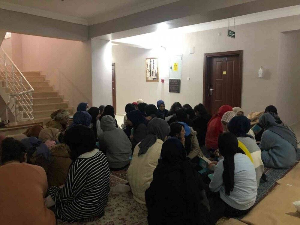 Lise öğrencileri kampta bir araya geldi