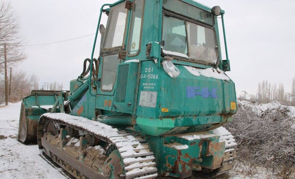 İş makinelerinin deposundan yakıt çalan zanlı tutuklandı