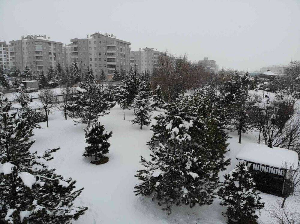Konya’da karın keyfini çocuklar çıkardı