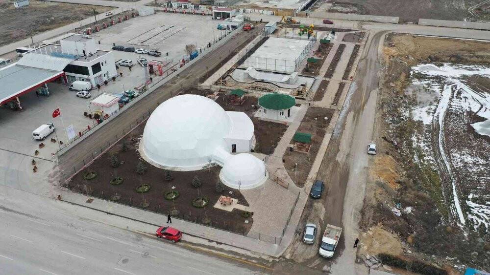 Ahmet Çalık’ın ismi Keçiören’deki buz pateni pistinde yaşayacak