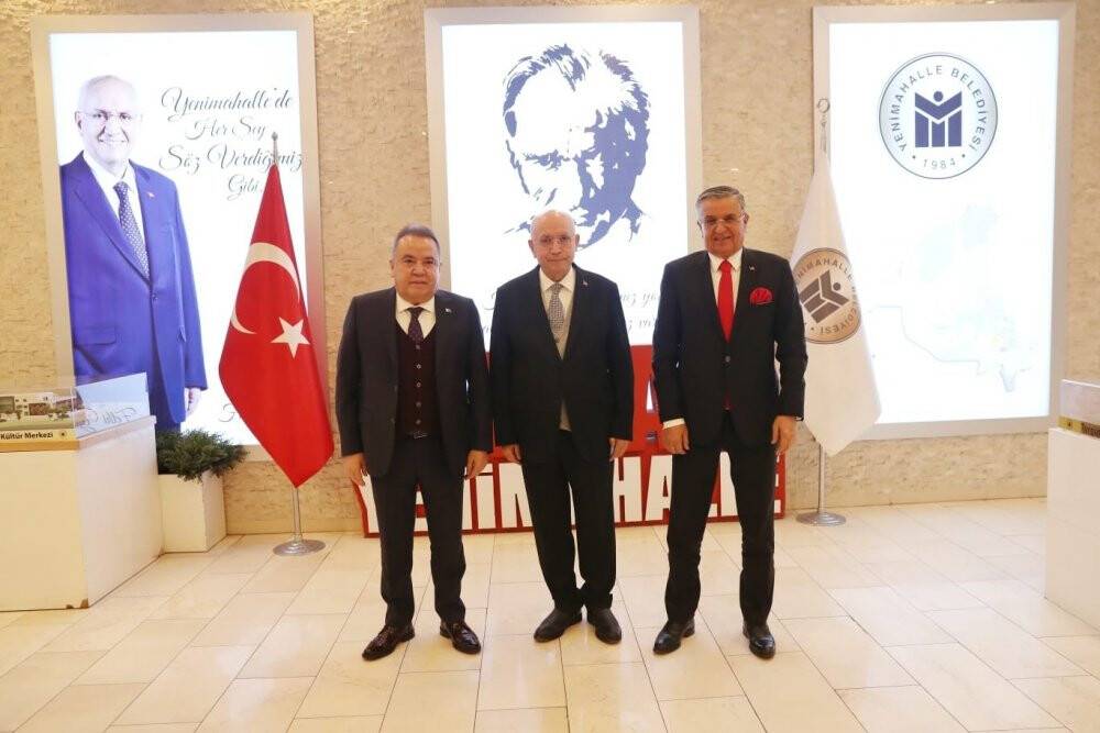Başkan Böcek CHP Genel Başkanı Kılıçdaroğlu ve Sağlık Bakanı Koca’yı ziyaret etti