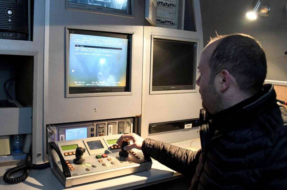 Kanalizasyon hattına giren yavru köpeğe kurtarma operasyonu