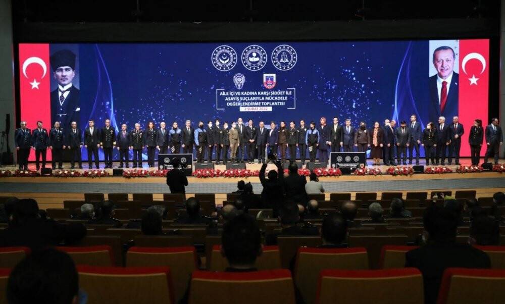 Üç bakanlıktan kadına yönelik şiddetle mücadele için ortak toplantı