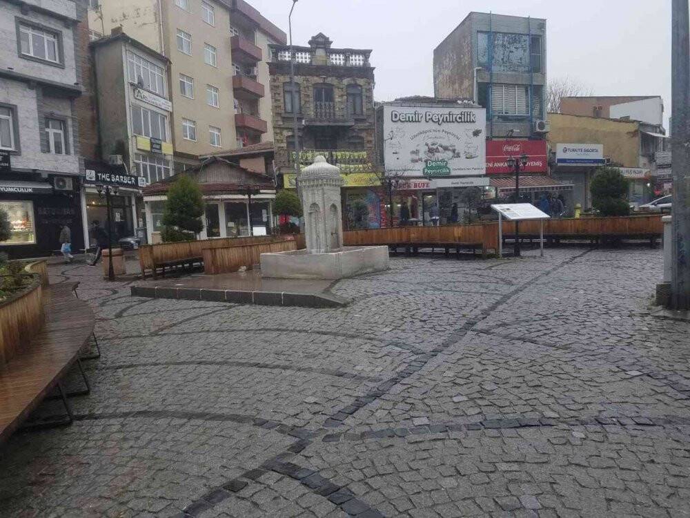 Uzunköprü’de karla karışık yağmur etkili oluyor