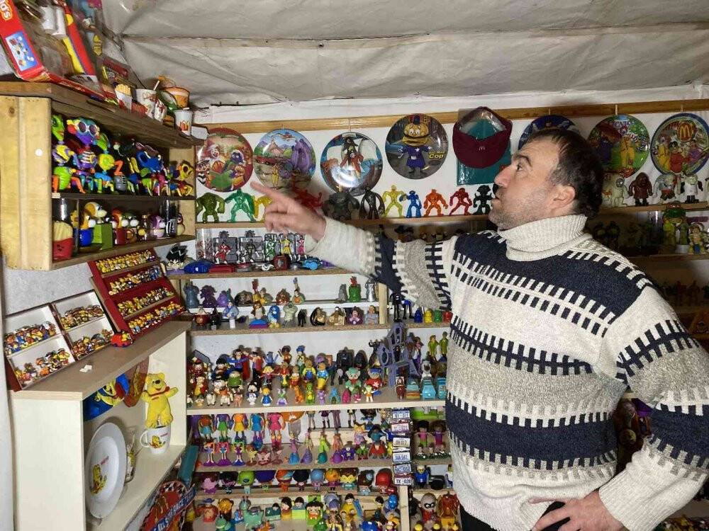 3 oda dolusu oyuncak biriktirdi