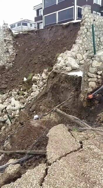 Eriyen kar heyelana sebep oldu