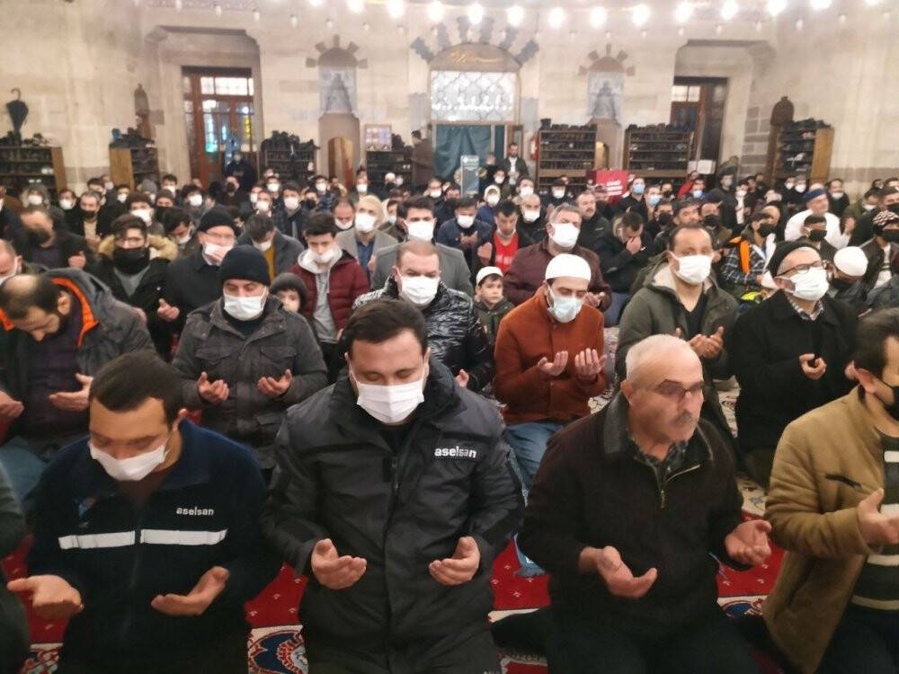 Konya’da Regaib Kandili dualarla idrak edildi