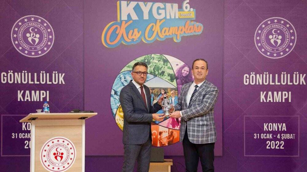 Rektör Aksoy, Gönüllülük Kampı’nda gençlerle buluştu